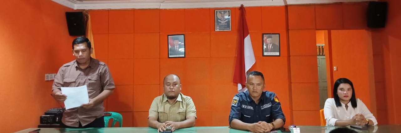 Jopan Saraan (Plt. Kepala Sekretariat), Feisal Alfredi Berutu (Ketua), Wei Rana Capah (Kordiv. HP2H), dan Nipah R. Boangmanalu (Kordiv. P3S) red. (kanan ke kiri)
